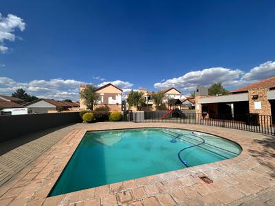 Townhouse For Rent in Carlswald, Midrand